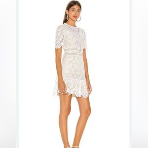 NWT Saylor Darian lace dress w/ back cut-out - white w/nude underlay - size M